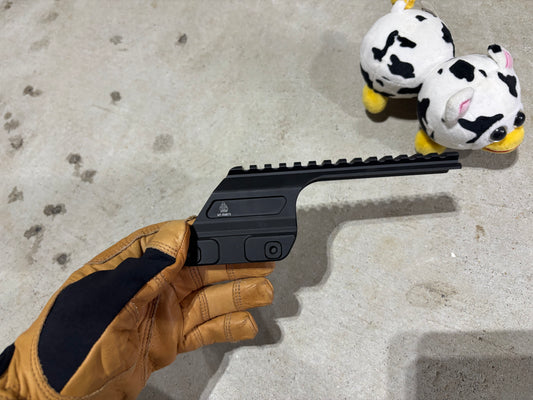 Used UTG Remington 870 Saddle Optic Mount Thing