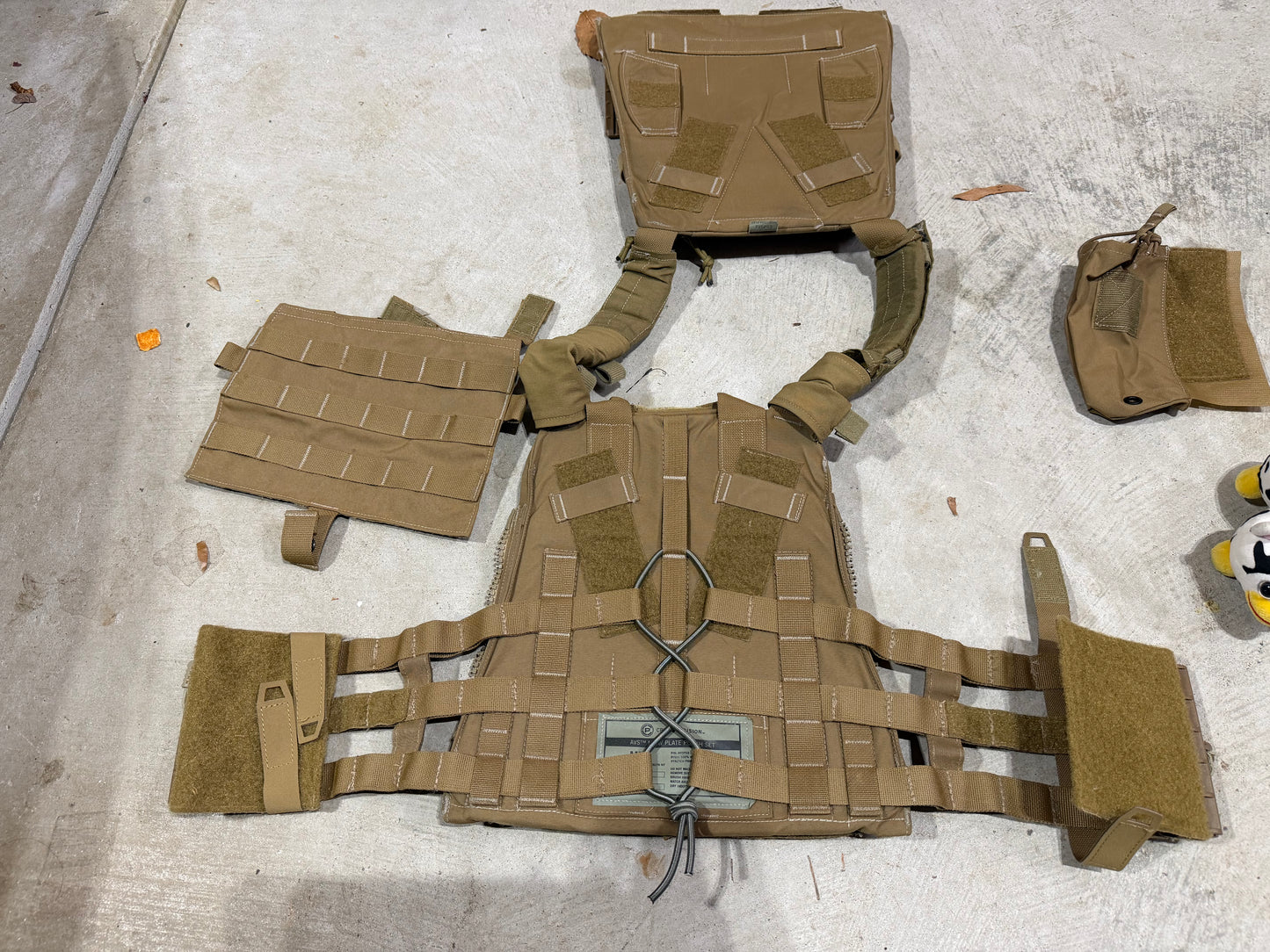 USED Crye AVS Plate Carrier (Medium Bags + S/M Cummerbund)